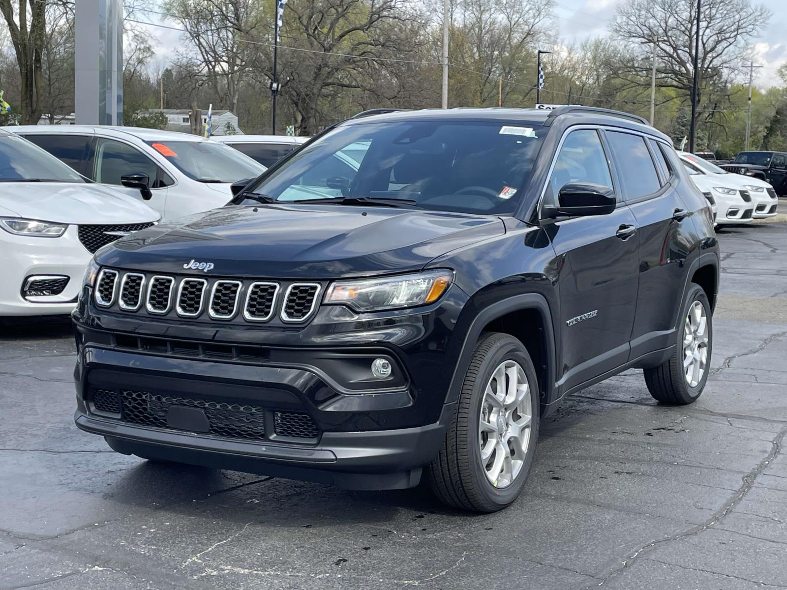 2024 Jeep Compass Latitude Lux 23