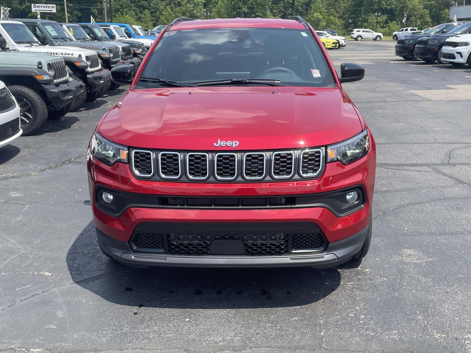 2024 Jeep Compass Latitude Lux 18