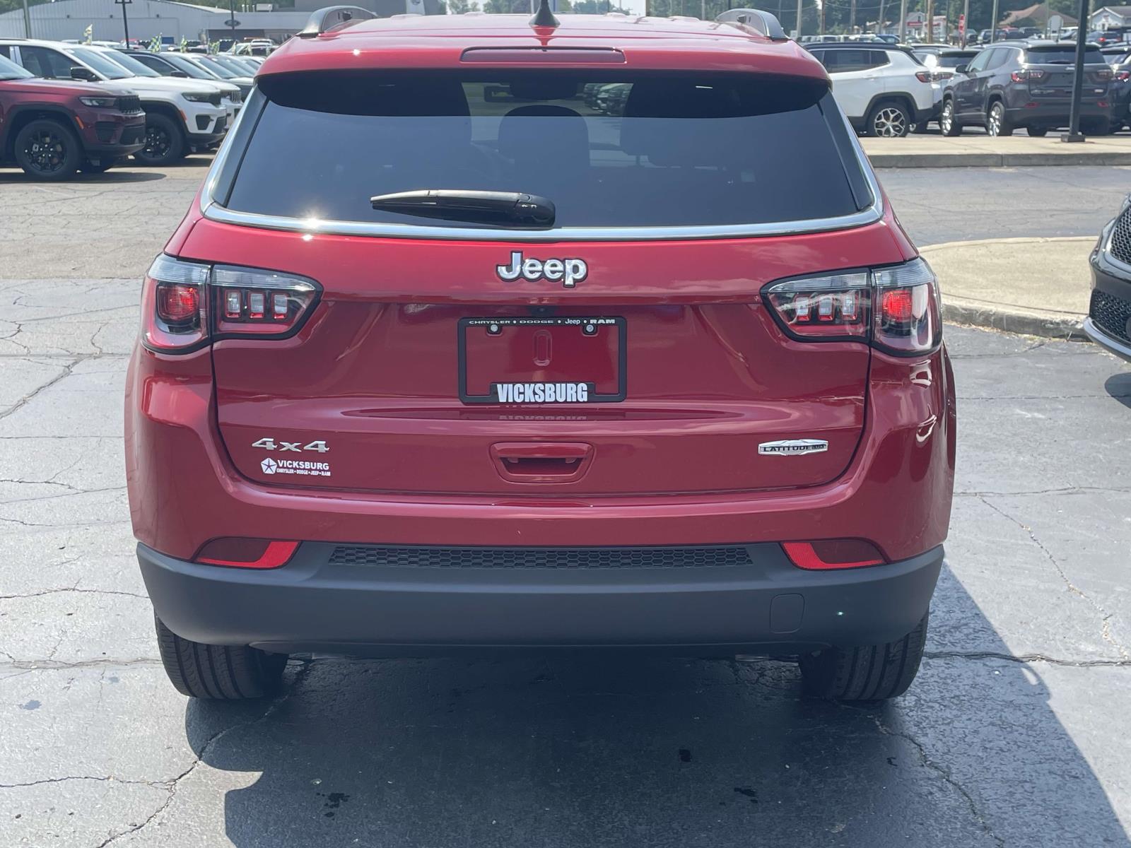 2024 Jeep Compass Latitude Lux 21