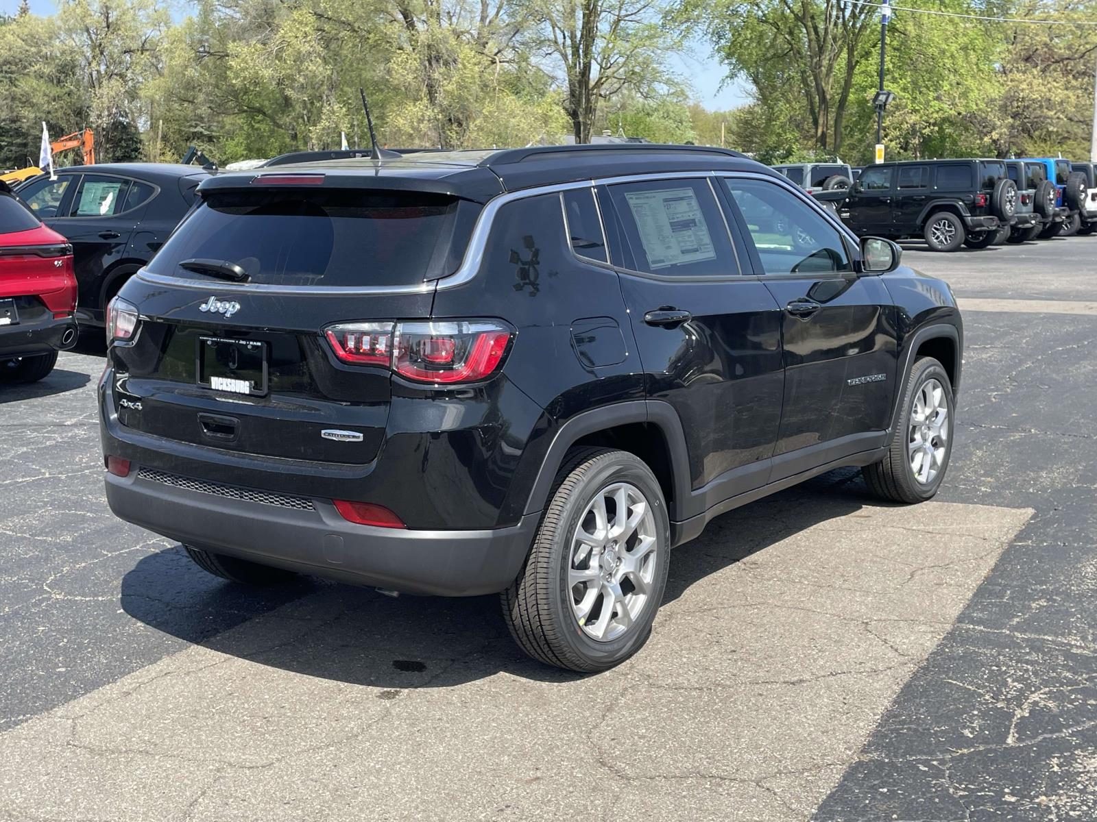 2024 Jeep Compass Latitude Lux 23