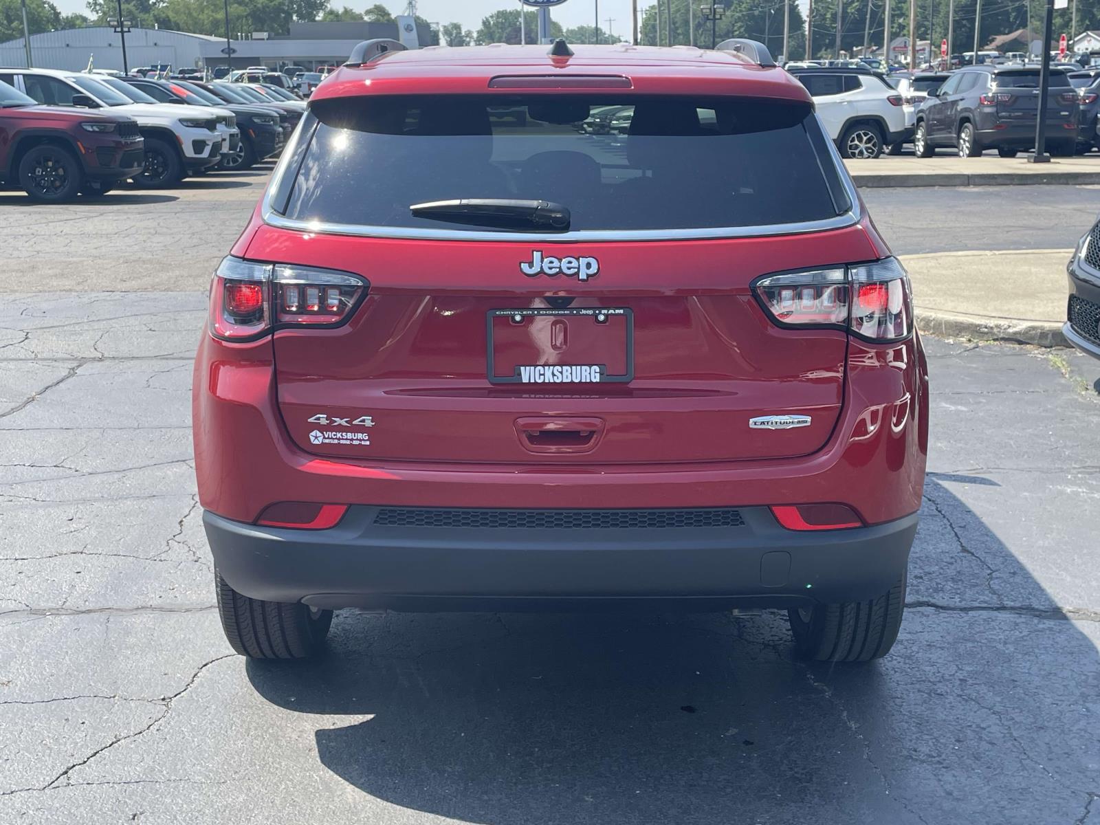 2024 Jeep Compass Latitude Lux 19