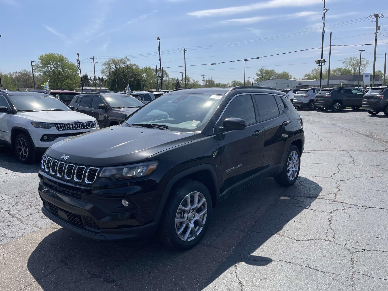 2024 Jeep Compass Latitude Lux 19