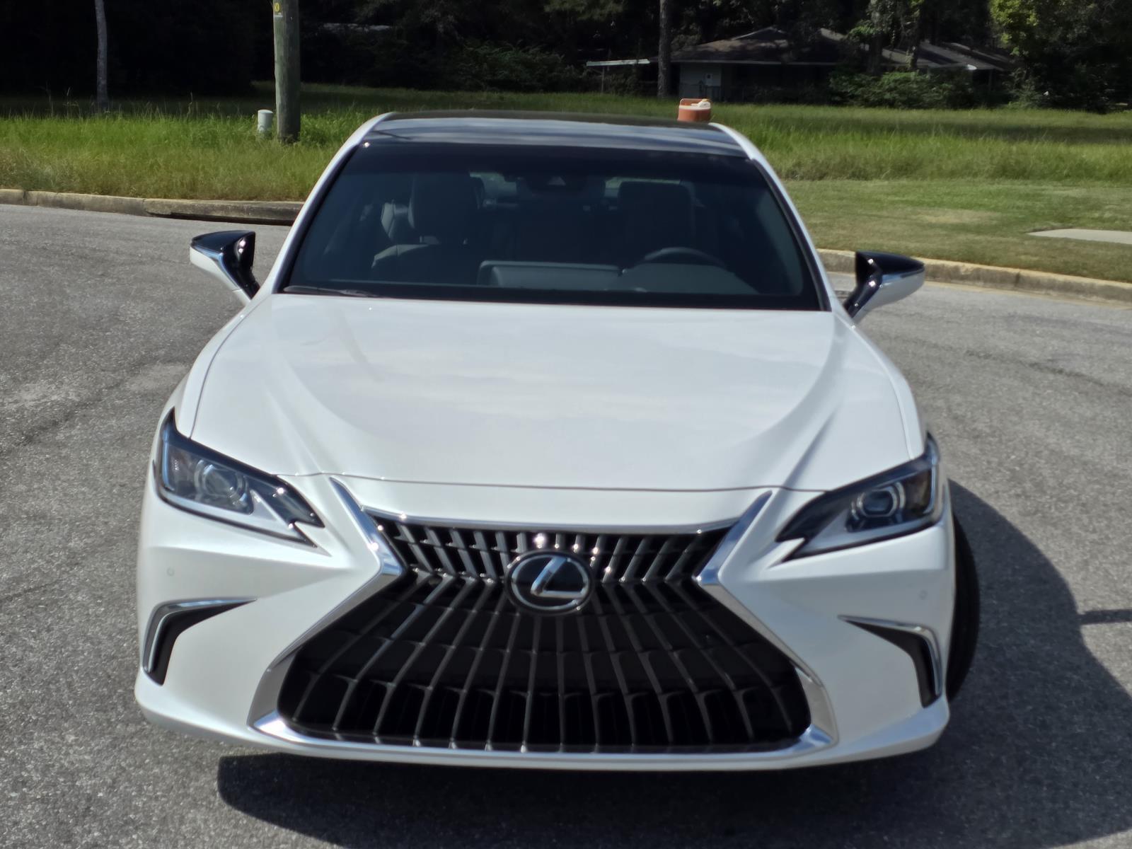 2025 Lexus ES 350 photo 2