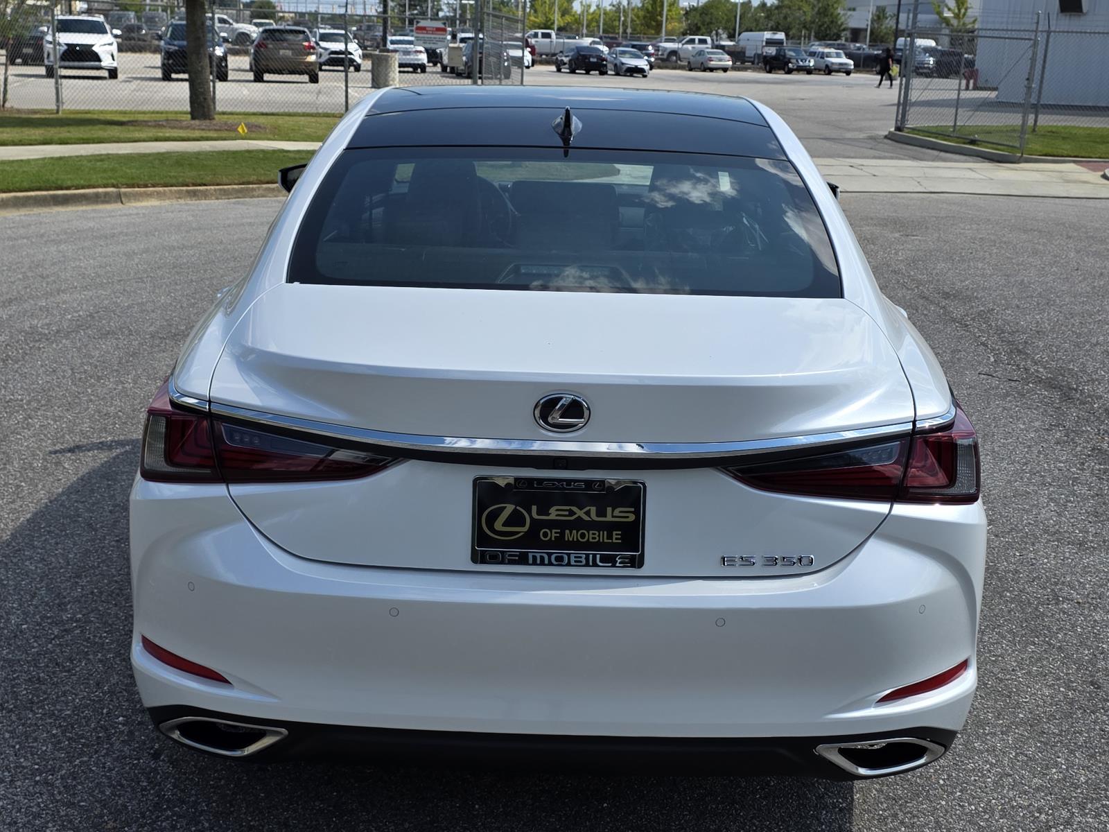 2025 Lexus ES 350 photo 3