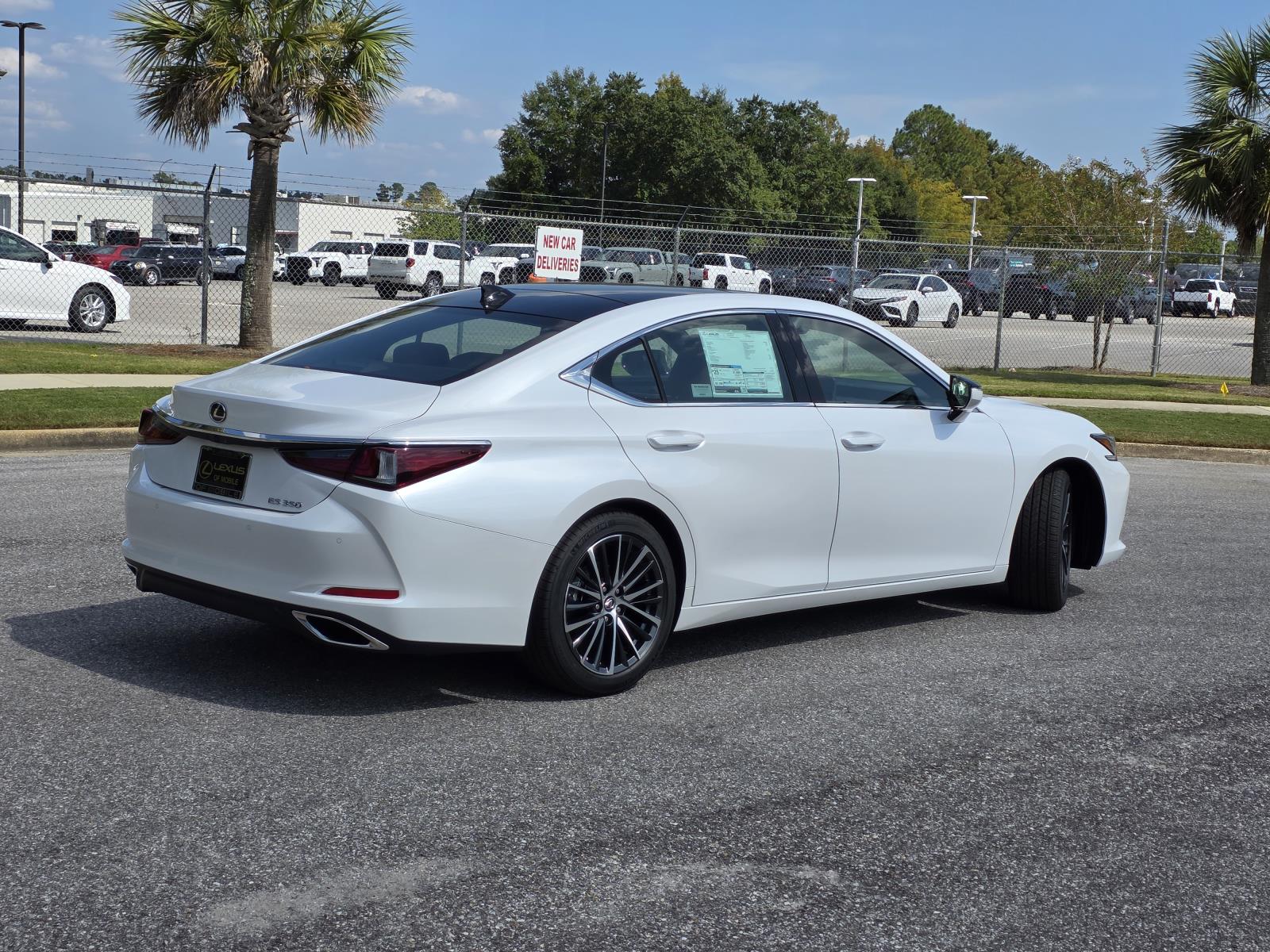 2025 Lexus ES 350 photo 5