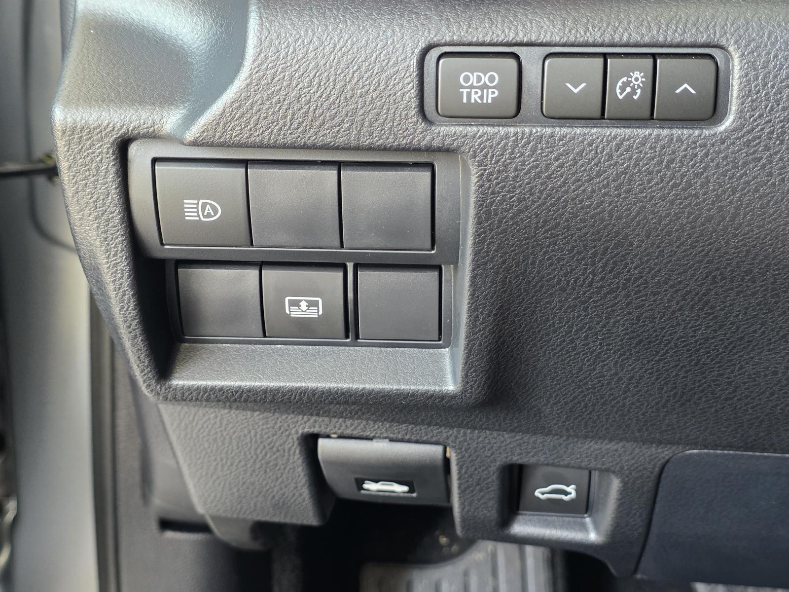 2025 Lexus IS 300 photo 21