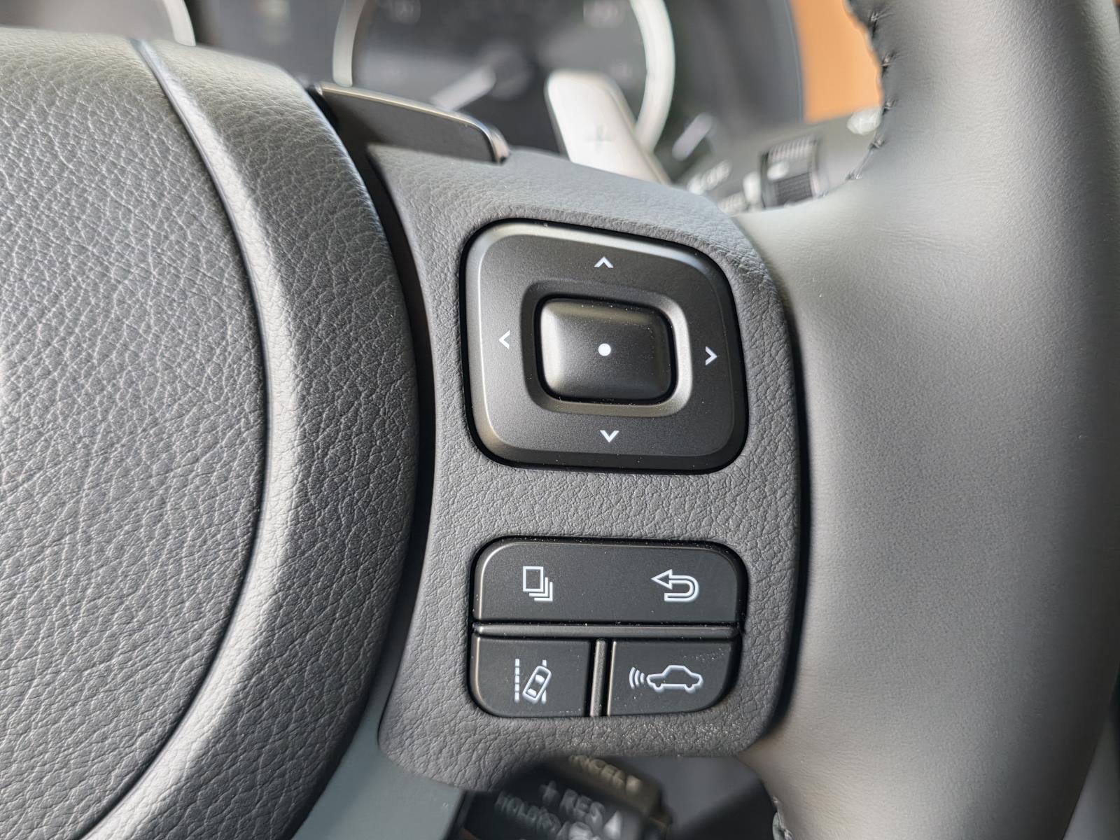 2025 Lexus IS 300 photo 24