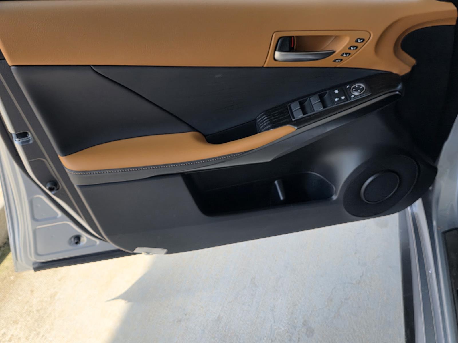 2025 Lexus IS 300 photo 27