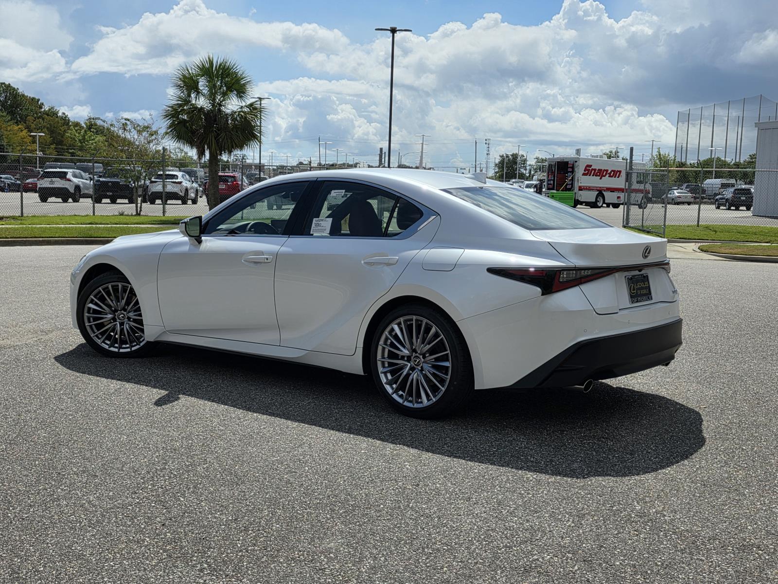 2025 Lexus IS 300 photo 4