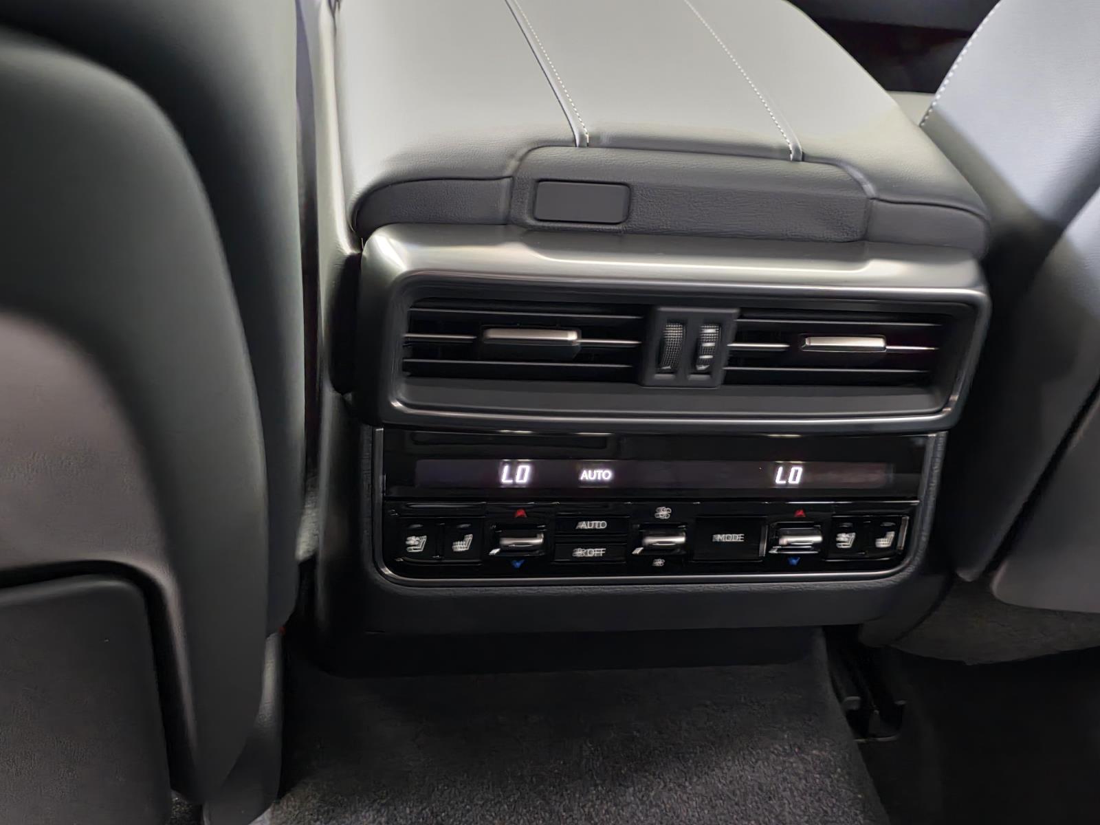 2025 Lexus LX 600 F SPORT Handling photo 11