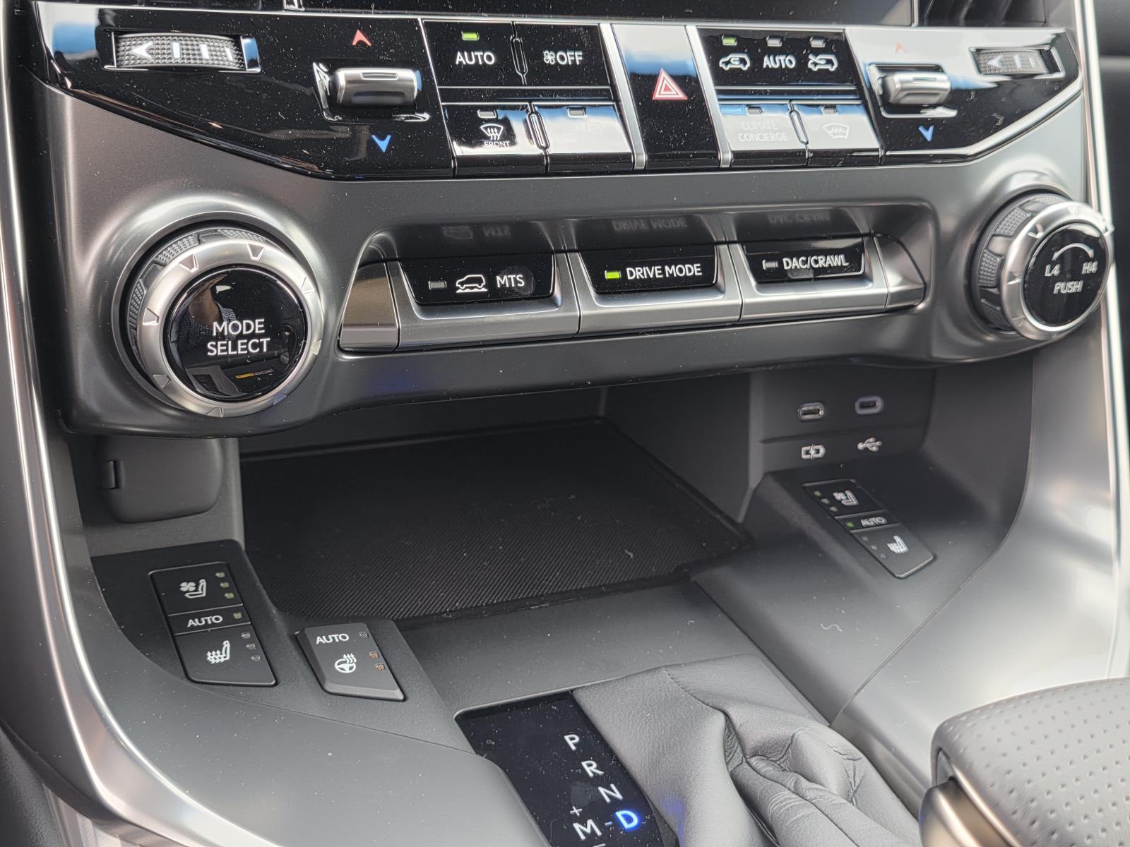 2025 Lexus LX 600 F SPORT Handling photo 20