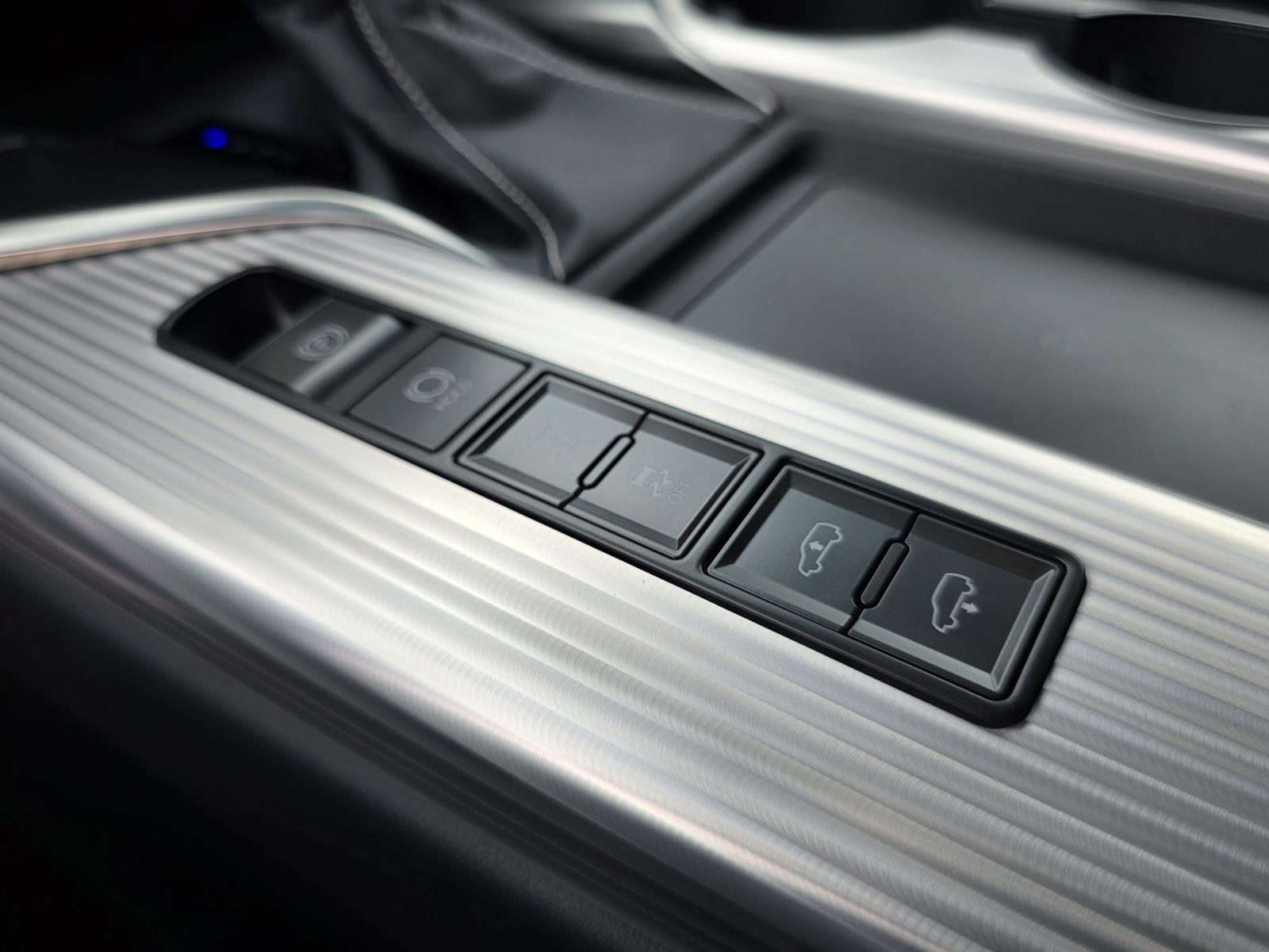 2025 Lexus LX 600 F SPORT Handling photo 22