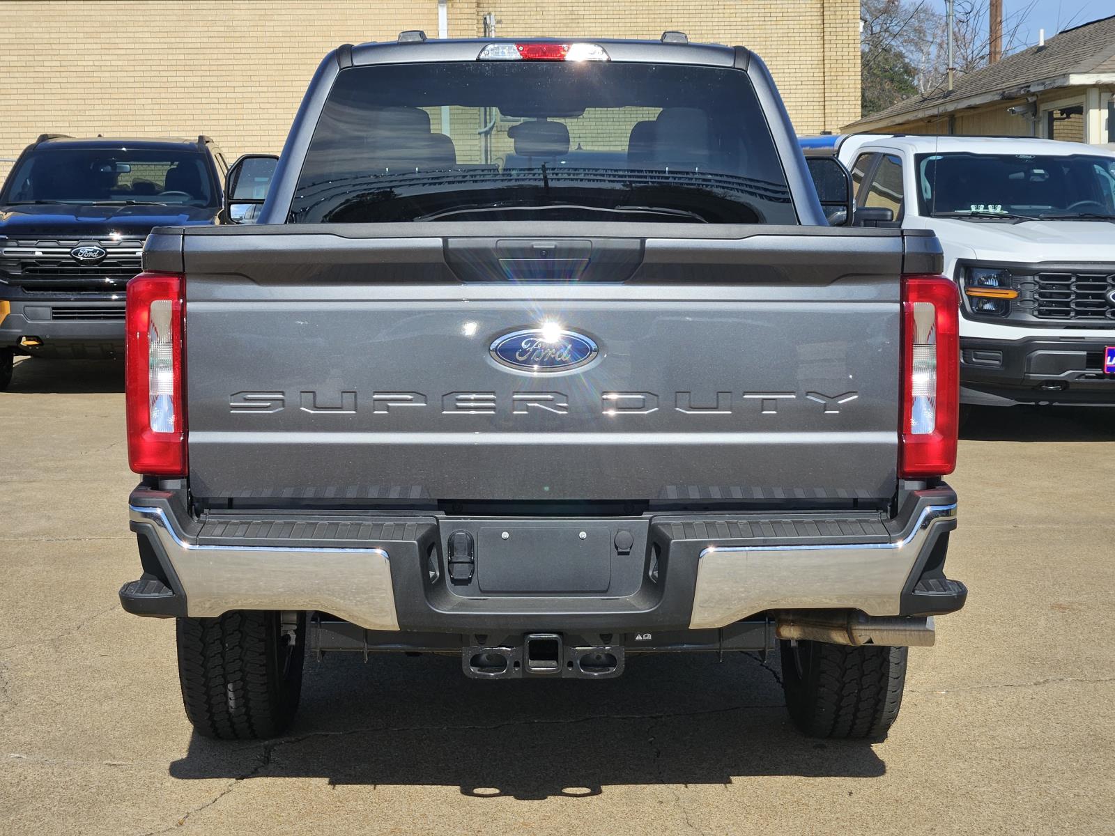 View vehicle photo 4