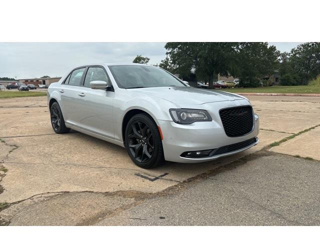 2023 Chrysler 300