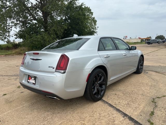 2023 Chrysler 300