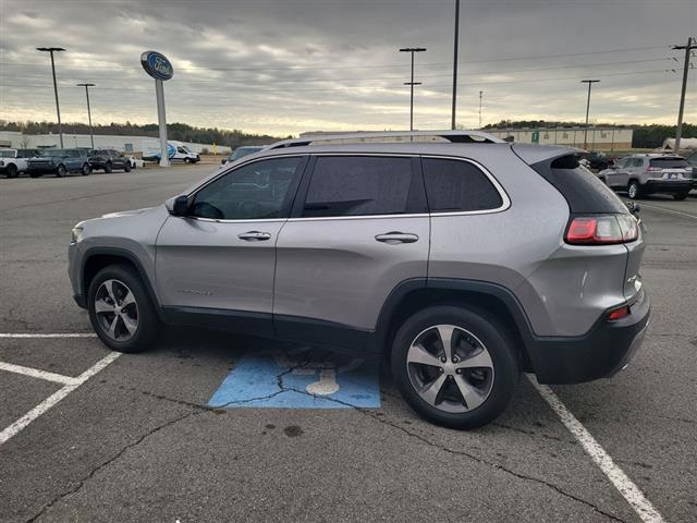 2019 Jeep Cherokee