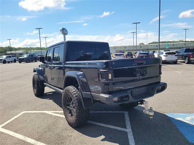 2023 Jeep Gladiator