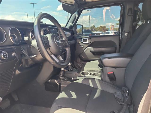 2023 Jeep Gladiator