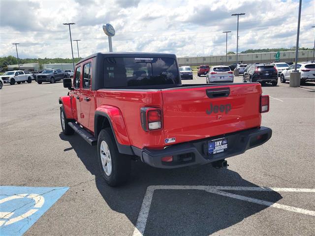 2023 Jeep Gladiator