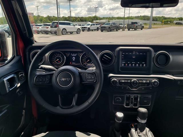 2023 Jeep Gladiator