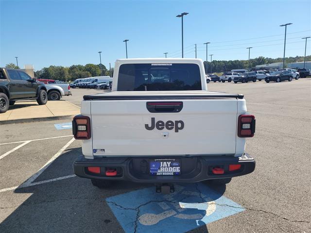 2023 Jeep Gladiator