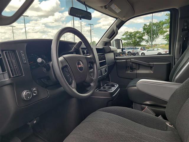 2023 GMC Savana Cargo Van