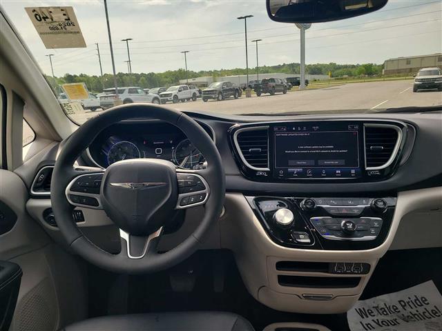 2024 Chrysler Pacifica