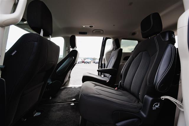 2023 Chrysler Voyager