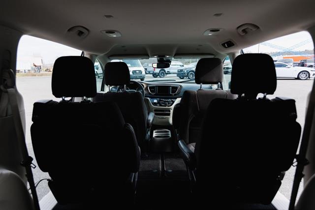 2023 Chrysler Voyager