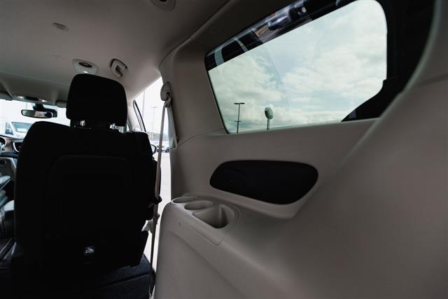 2023 Chrysler Voyager