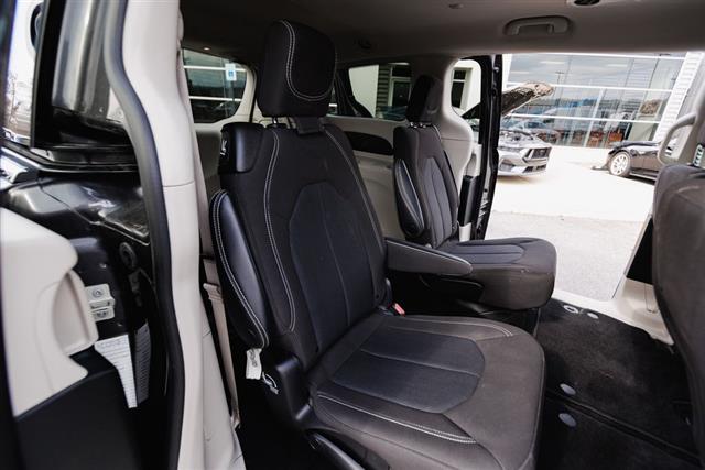 2023 Chrysler Voyager