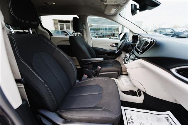 2023 Chrysler Voyager