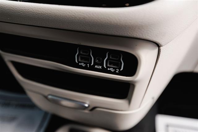 2023 Chrysler Voyager