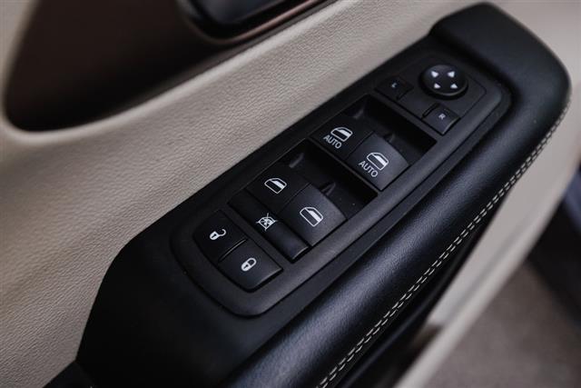 2023 Chrysler Voyager