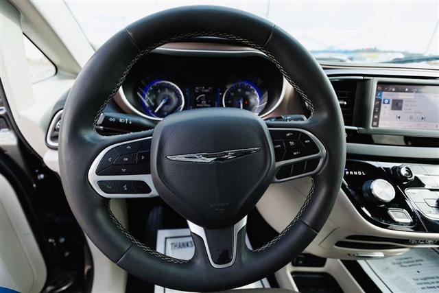 2023 Chrysler Voyager