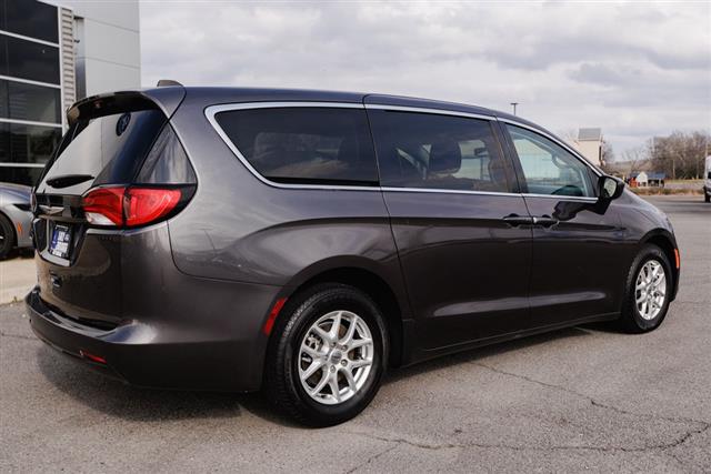 2023 Chrysler Voyager