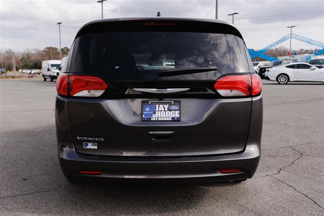2023 Chrysler Voyager