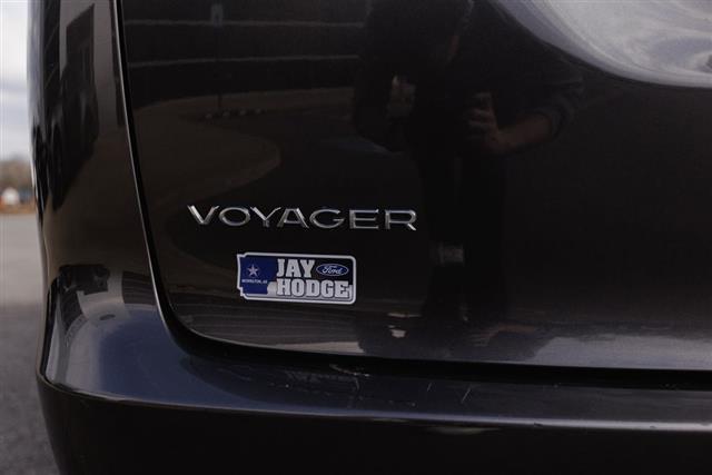 2023 Chrysler Voyager