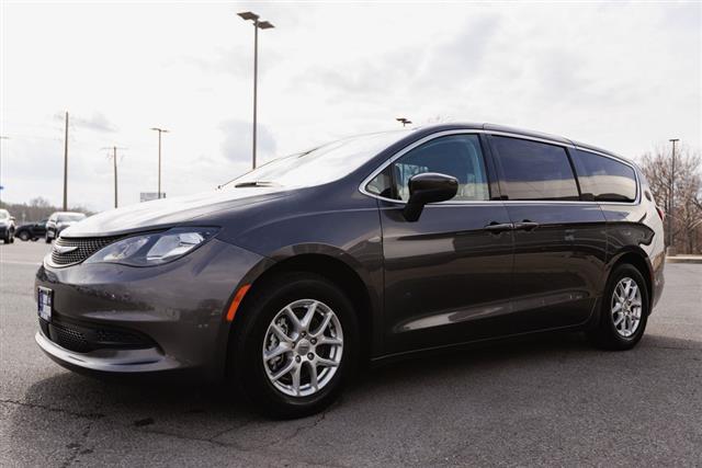 2023 Chrysler Voyager