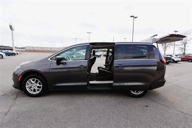 2023 Chrysler Voyager