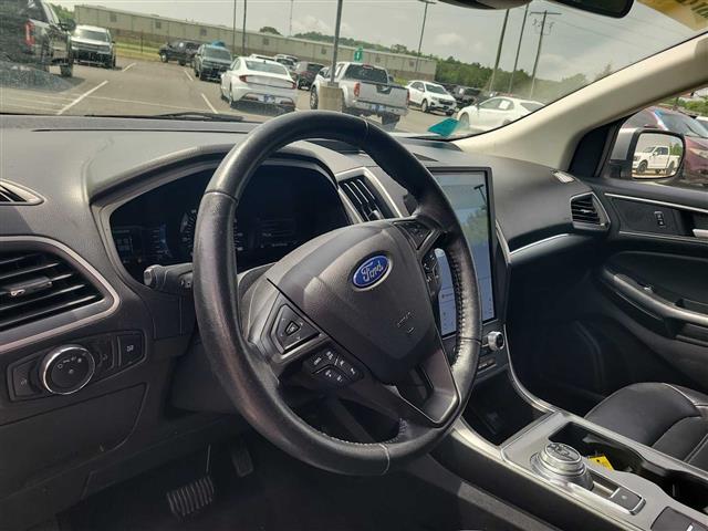 2022 Ford Edge