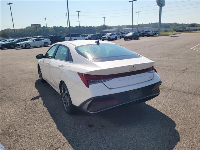 2024 Hyundai Elantra
