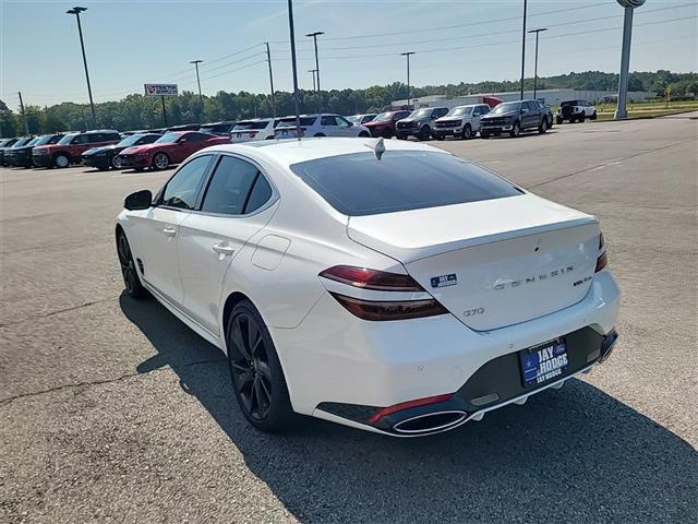 2022 Genesis G70