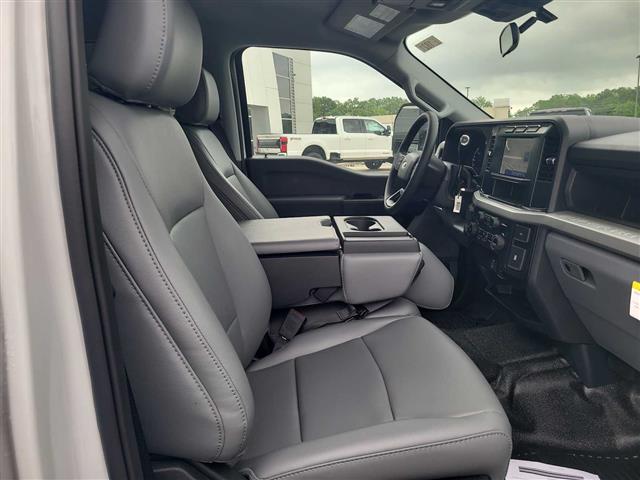 2024 Ford Super Duty F-350 DRW