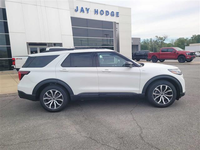 2025 Ford Explorer