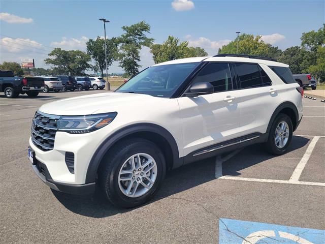 2025 Ford Explorer