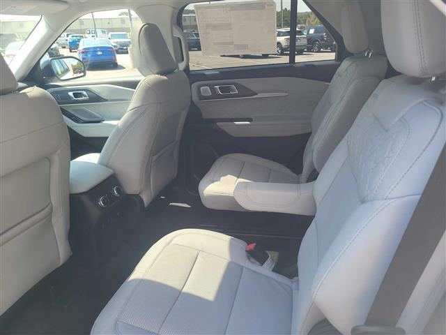 2025 Ford Explorer