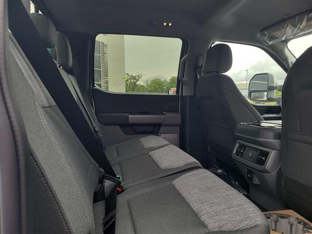 2025 Ford Super Duty F-250 SRW