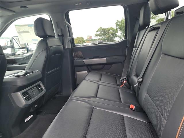 2025 Ford Super Duty F-350 SRW