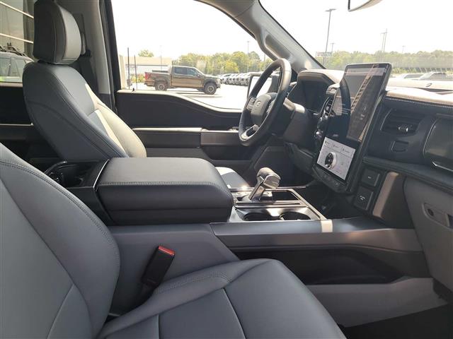 2025 Ford F-150 Lightning